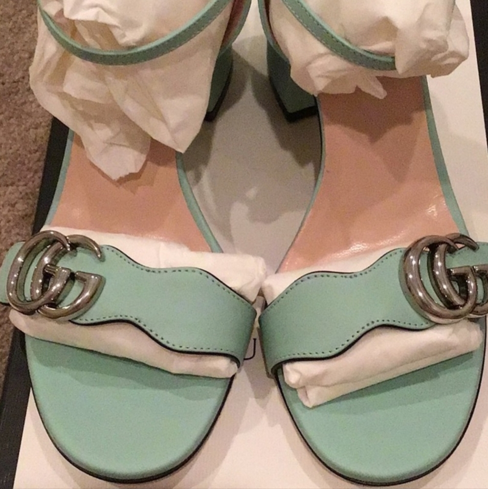 ‼️SOLD‼️Gucci Heels - Picture 3 of 4